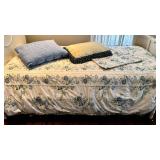 UBR2 - White French Style Twin Bed with Arched Footboard - Includes Bedding
