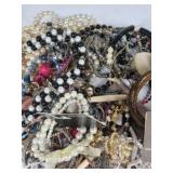 Mixed Fashion Jewelry Lot Necklaces Bracelets Earrings Beaded Rhinestone Assorted