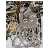 Mixed Fashion Jewelry Lot Necklaces Bracelets Earrings Beaded Rhinestone Assorted