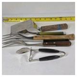 Mixed Kitchen Utensils Lot Wood Handle Forks Spatulas Peeler Serving Tools