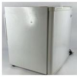 Chefmate Mini Fridge Compact Refrigerator Countertop Dorm Beverage Cooler