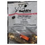 SharkBite PEX Fittings Assortment Pack - 3/4 in x 3/4 in Couplings & 1/2 in x 1/2 in Adapters