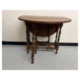 Vintage Wood Drop Leaf Gateleg Table w Drawer Turned Legs 44x32