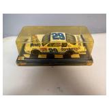 NASCAR WINNERS CIRCLE Kevin Harvick #29 1/24 Die Cast