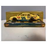 NASCAR WINNERS CIRCLE Kevin Harvick #29 1/24 Die Cast
