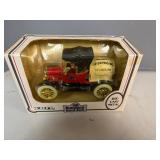 Ertl 1918 Anheuser-Busch Runabout Barrel Bank 1/25