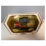 Ertl 1918 Anheuser-Busch Runabout Barrel Bank 1/25