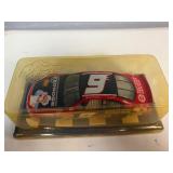 NASCAR WINNERS CIRCLE Bill Elliot #9 Dodge 1:24