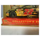 NASCAR RACING CHAMPIONS Ward Burton #22 Cat 1:24 Die Cast