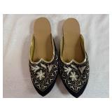Traditional South Asian Ornate Shoes with Intricate Embroidery ~ Size 8 1/2 US