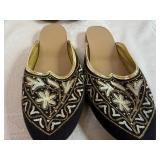 Traditional South Asian Ornate Shoes with Intricate Embroidery ~ Size 8 1/2 US