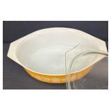 DA - Vintage Pyrex Butterfly Gold Casserole Dish with Glass Lid