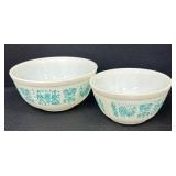 DA - Two Vintage Pyrex Amish Butterprint Nesting Bowls