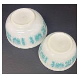 DA - Two Vintage Pyrex Amish Butterprint Nesting Bowls