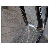 GENIESIS PRO  ROAD TECH 700C 10 SPEED (ALMOST LIKE NEW)