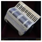VINTAGE ITALIAN SALANTI PIANO ACCORDION WITH HARD CASE