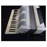 VINTAGE ITALIAN SALANTI PIANO ACCORDION WITH HARD CASE