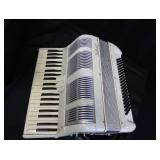 VINTAGE ITALIAN SALANTI PIANO ACCORDION WITH HARD CASE