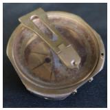 ANTIQUE ? VINTAGE ?  BRASS BRUNTON STYLE CUMPASS.