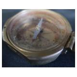ANTIQUE ? VINTAGE ?  BRASS BRUNTON STYLE CUMPASS.