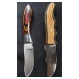 2 NEW KNIVES WITH SHEATHS