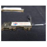 VINTAGE TREE BRAND PEARL  CINCH TRAPPER KNIFE
