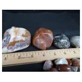 LARGE LOT OF POLISHED AGATES