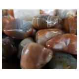LARGE LOT OF POLISHED AGATES
