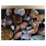 LARGE LOT OF POLISHED AGATES
