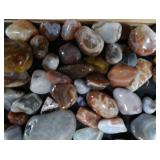 LARGE LOT OF POLISHED AGATES