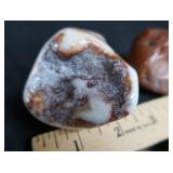 LARGE LOT OF POLISHED AGATES