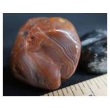 LARGE LOT OF POLISHED AGATES