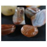 LARGE LOT OF POLISHED AGATES
