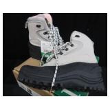 NIB WOMENS BOOTS / SQUIRT GUNS
