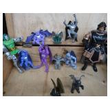 VINTAGE WOODEN BOX / VINTAGE GARGOYLES ACTION FIGURES