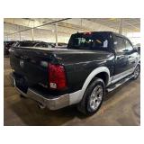 2016 Ram 1500 Laramie 4x4 Crew Hemi V8