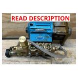 CAT Pressure Washer Pump Assembly, 4200 PSI, 3.5 GPM, Direct Drive, Gas #A157127 Msrp $749.99 (untested)