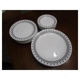 Corelle Ware with squares  18 din...