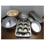 Bakeware  2 Bundt cake pans, 1 An...