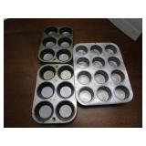 Bakeware  2 Bundt cake pans, 1 An...
