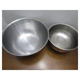 Stainless steel bowls (2), Pyrex ba...