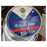 Kitchenwares: 3 hot pads, 1 oven mi...