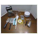 Graters, Food scale, garlic press, ...