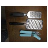 Graters, Food scale, garlic press, ...