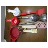 Measuring cups, measuring spoons, a...