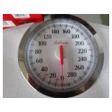 Bath mat, Scale, Basket, Heating pa...