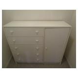 Dresser 5 drawers and 1 door 48 x...