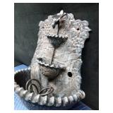 Wall hanging fountain