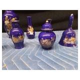 9 Oriental cobalt blue ceramic items