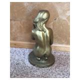 Statue of a Women Posing in the Nude
